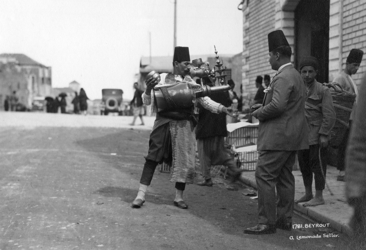 Um vendedor de limonada, Beiruit, Líbano, c1920s-c1930s de Unbekannt
