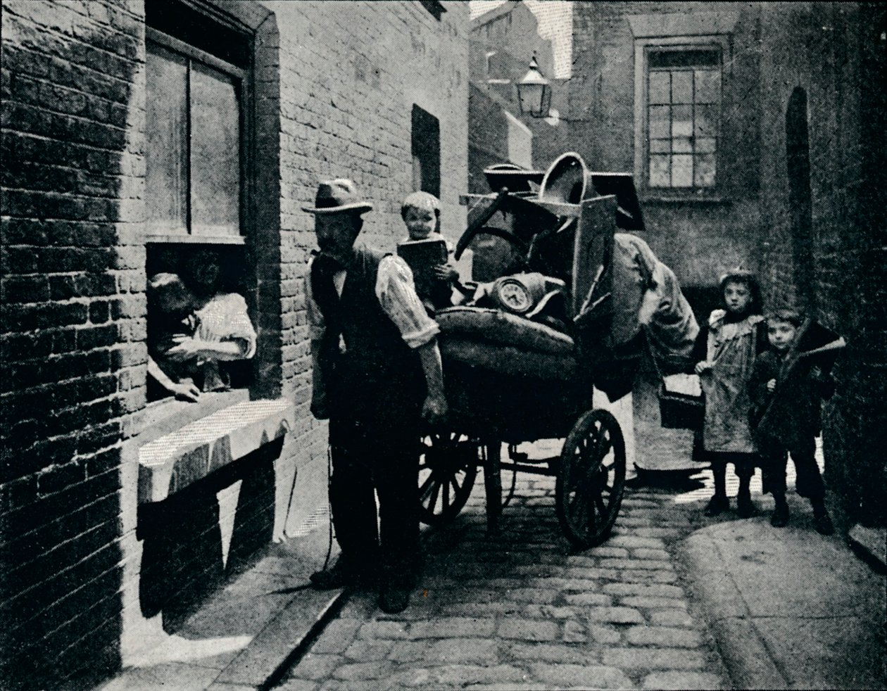 Uma mudança em Slumopolis, Londres, c1901 1901 de Unbekannt