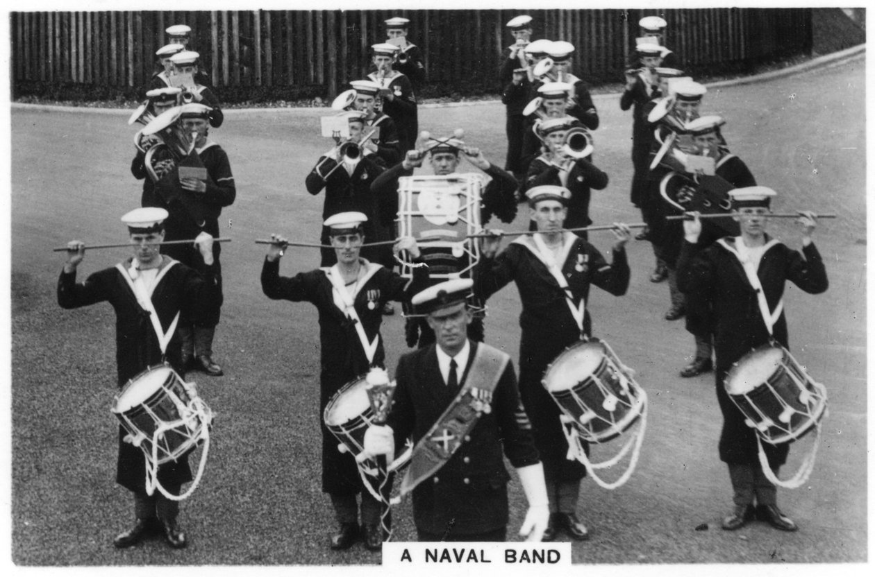 Uma banda naval do estabelecimento da costa do HMS Vernon em Portsmouth, 1937 de Unbekannt