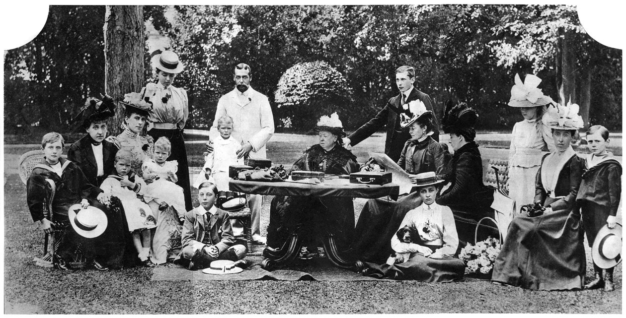 Uma festa da família real na Osborne House, Ilha de Wight, c1890-1900, 1935 de Unbekannt