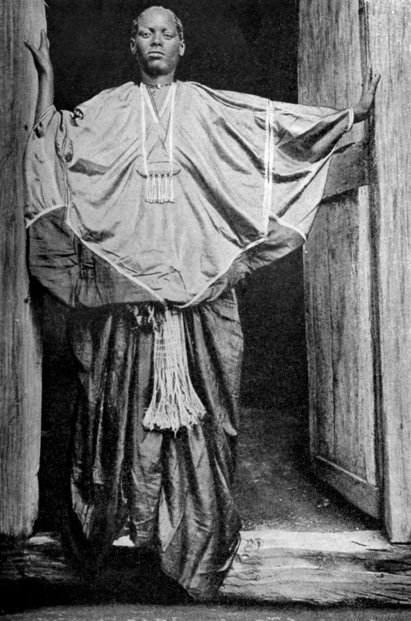 Uma mulher de Harar em traje de festival, Etiópia, 1922 de Unbekannt
