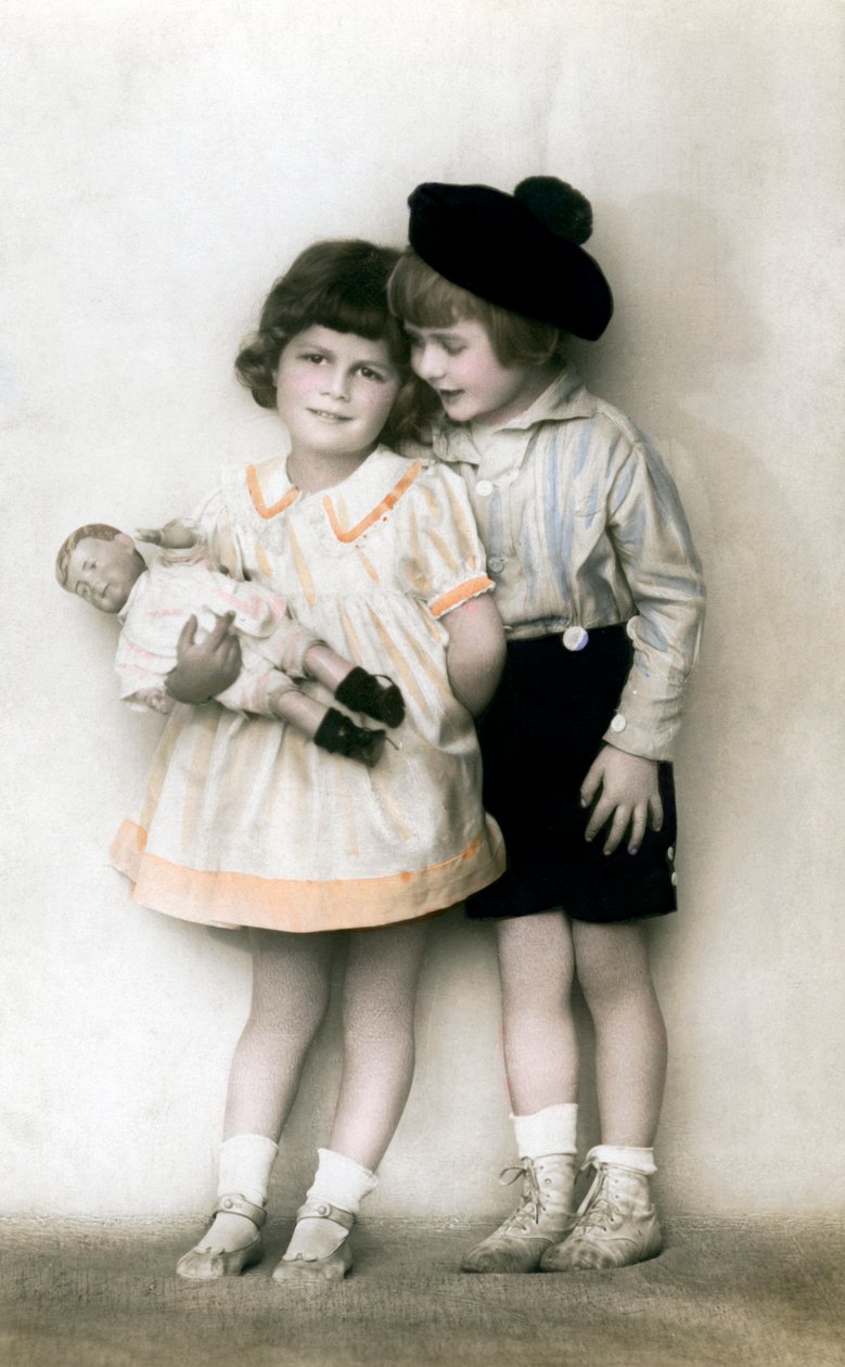 Uma menina e um menino, início do século XX de Unbekannt