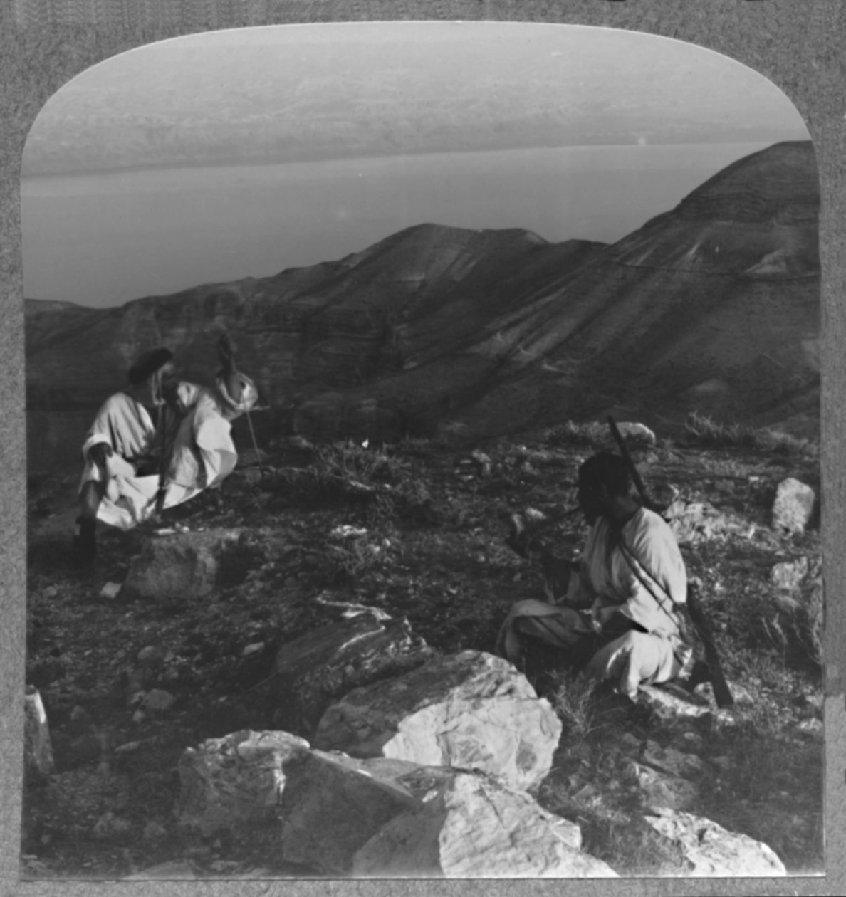 Do outro lado do Mar Morto, desde Machaerus, c1900 de Unbekannt