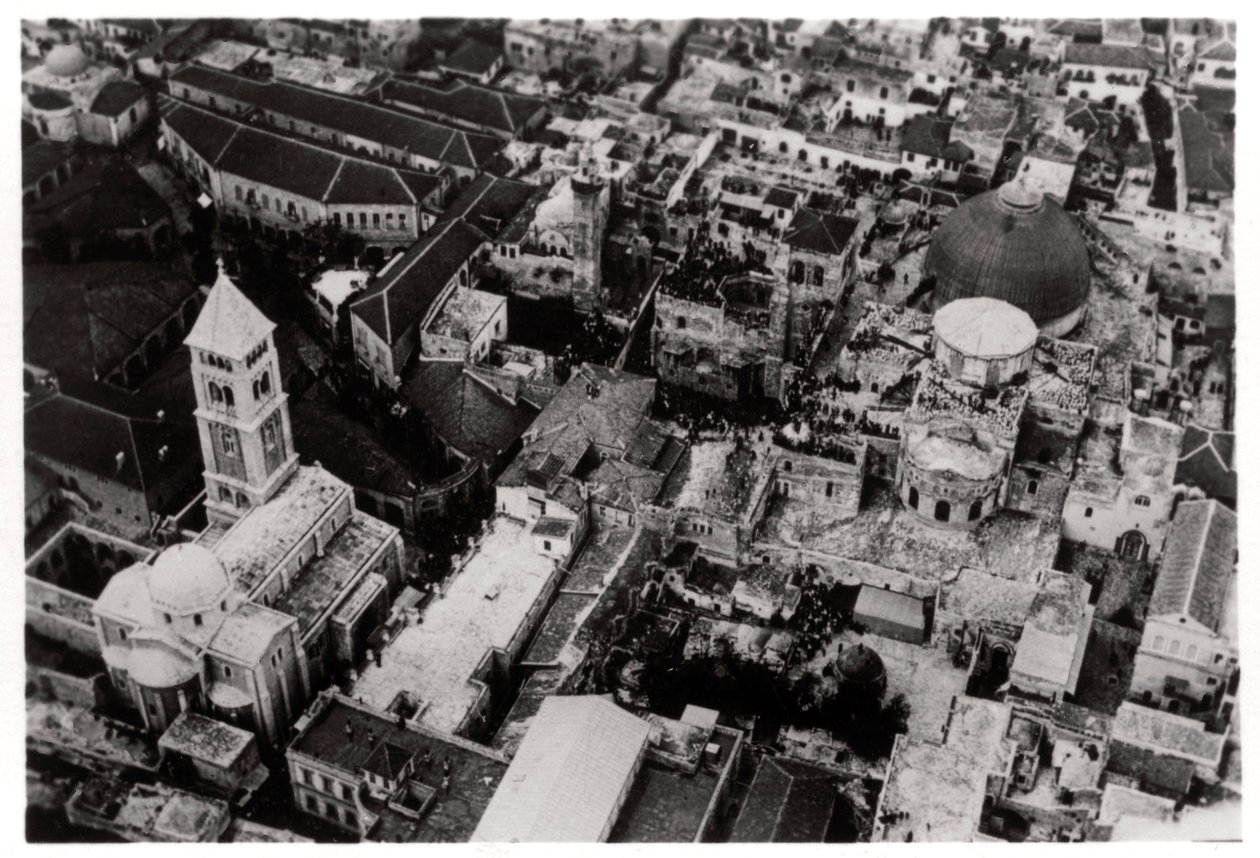 Vista aérea da Igreja do Santo Sepulcro, Jerusalém, Palestina, de um Zeppelin, 1931 1933 de Unbekannt