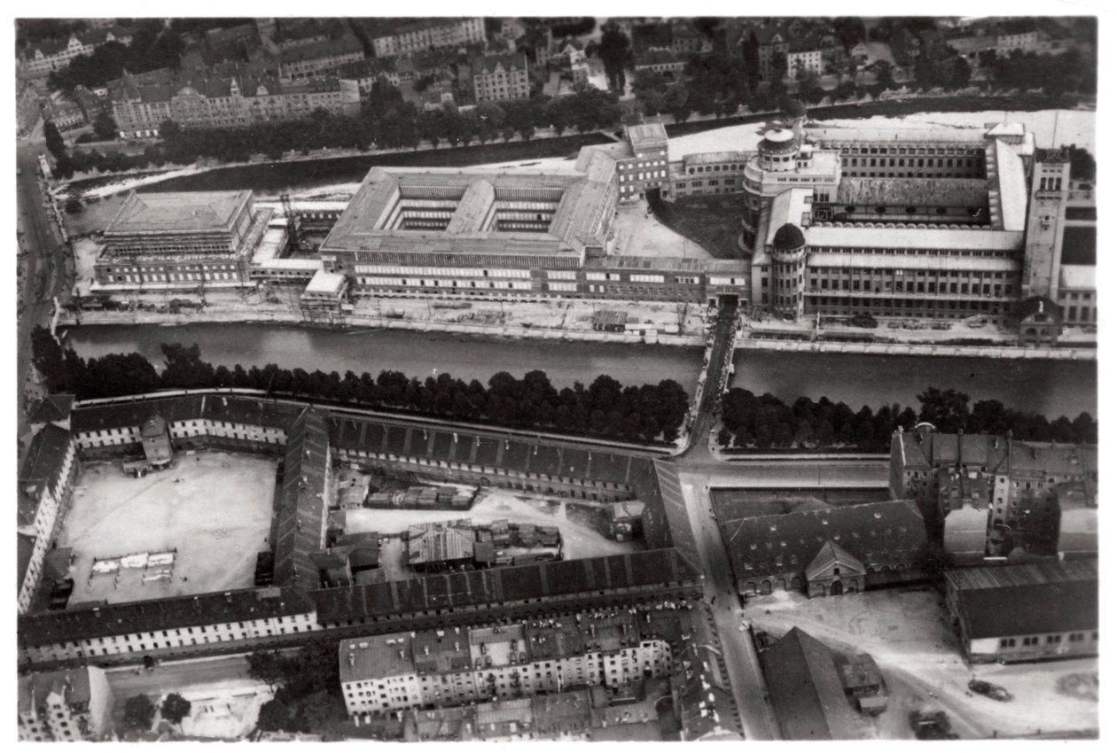 Vista aérea do Museu Deutsches, Munique, Alemanha, de um Zeppelin, c1931 1933 de Unbekannt