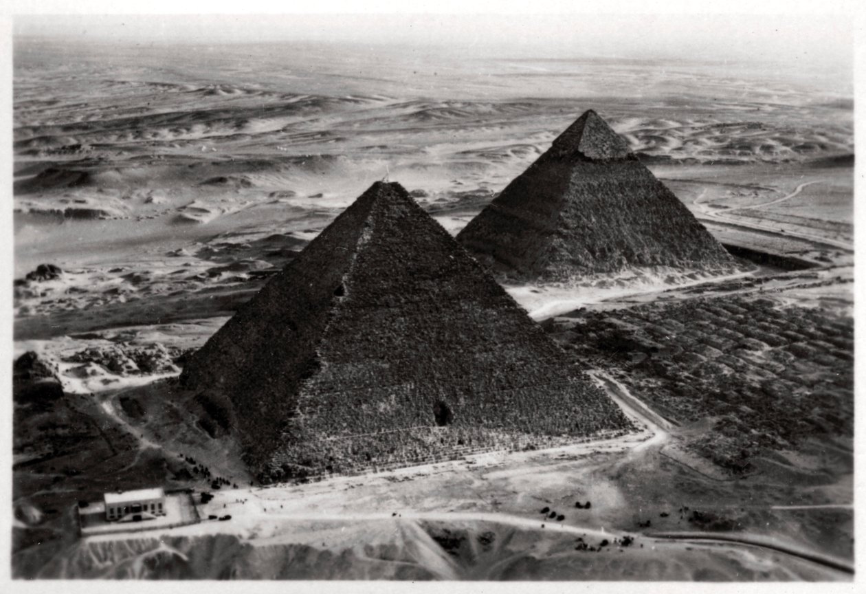 Vista aérea das pirâmides de Gizé, Egito, de um Zeppelin, 1931 1933 de Unbekannt