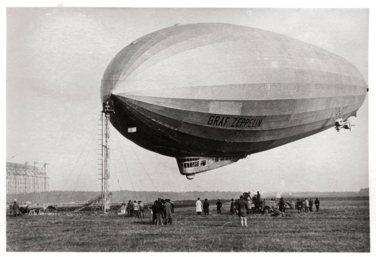 Dirigível LZ127 Graf Zeppelin atracado em Loewental, Alemanha, 1933 de Unbekannt