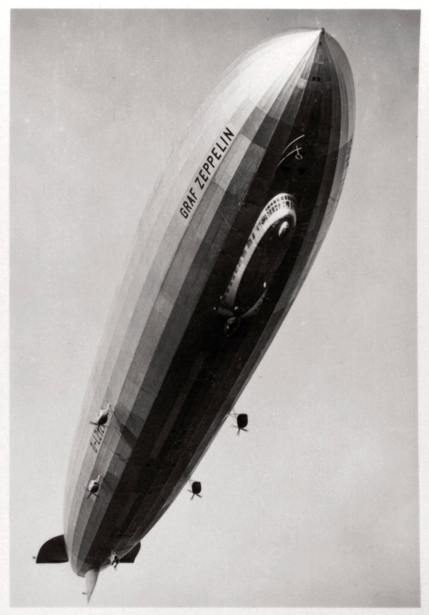 Dirigível LZ127 Graf Zeppelin, visto de baixo, 1933 de Unbekannt