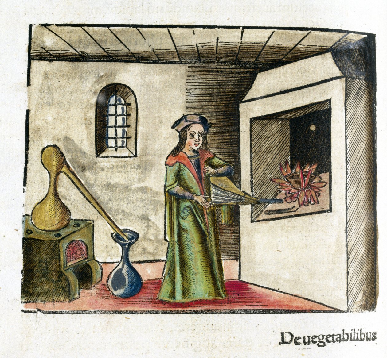 Alquimia do século XVI: um alquimista a trabalhar, activando um fole em frente à lareira da sua oficina, atrás dele, um fogão e um alambique. de Unbekannt