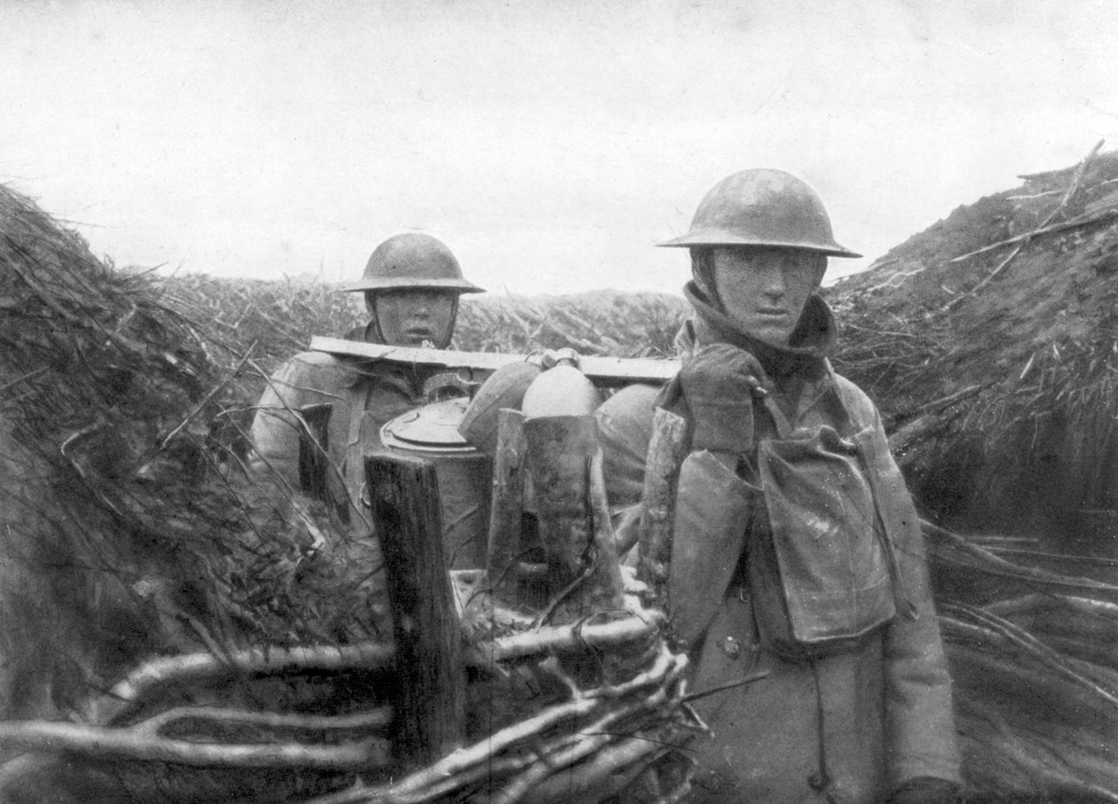 Tropas americanas na frente entregando sopa aos seus camaradas, 1917-1918 de Unbekannt