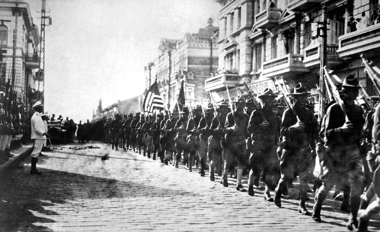 Tropas americanas desfilando em Vladivostok, Rússia, 1918 de Unbekannt