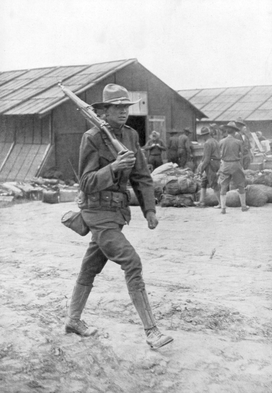 Um soldado americano em sentinela, Saint Nazaire, França, c1917 de Unbekannt