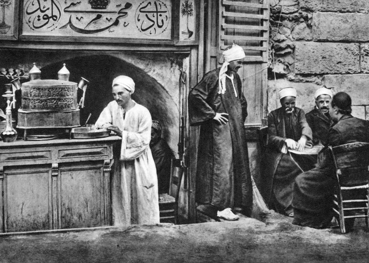 Uma casa de café árabe, Cairo, Egito, c1920s de Unbekannt