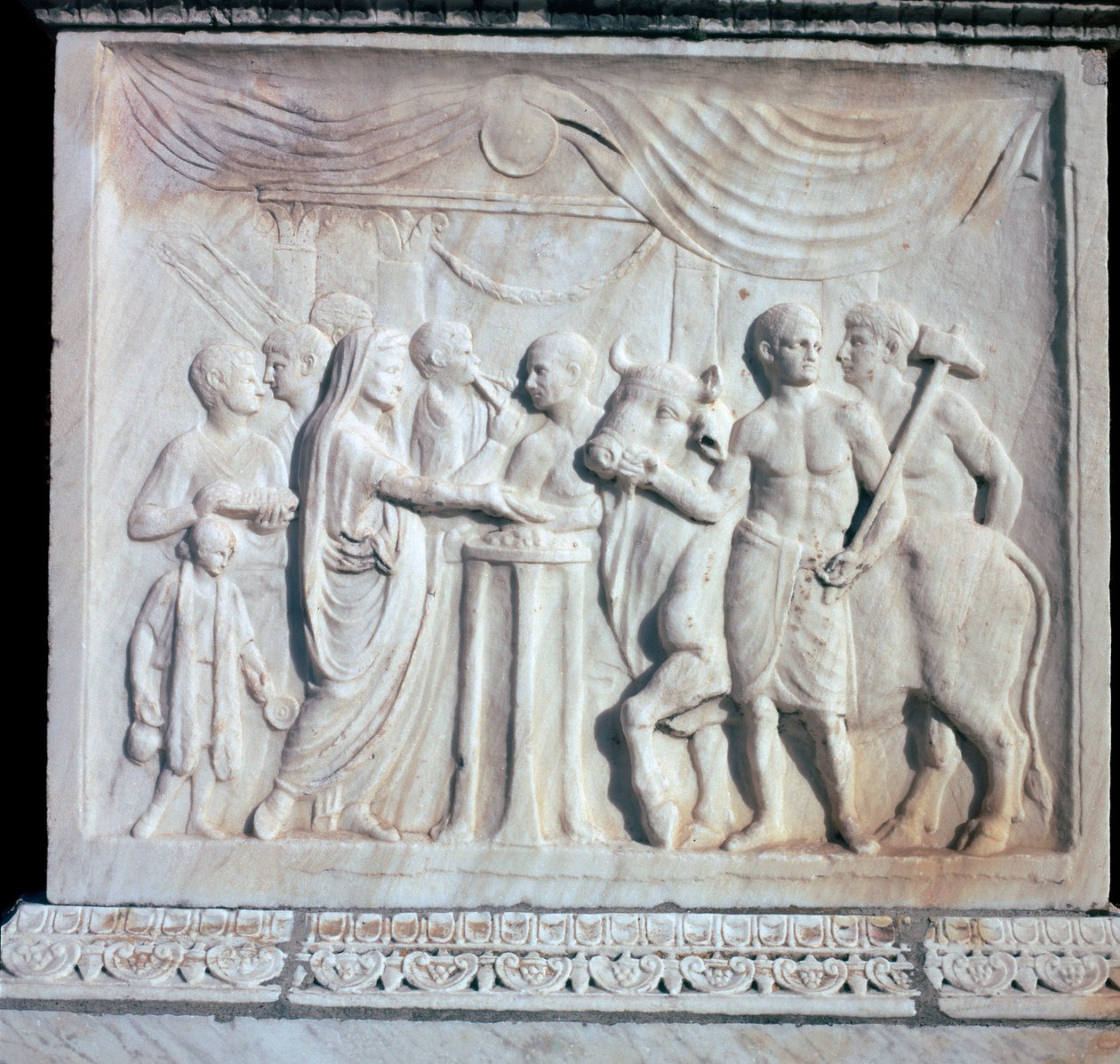 Um altar dedicado ao culto imperial romano, século I de Unbekannt