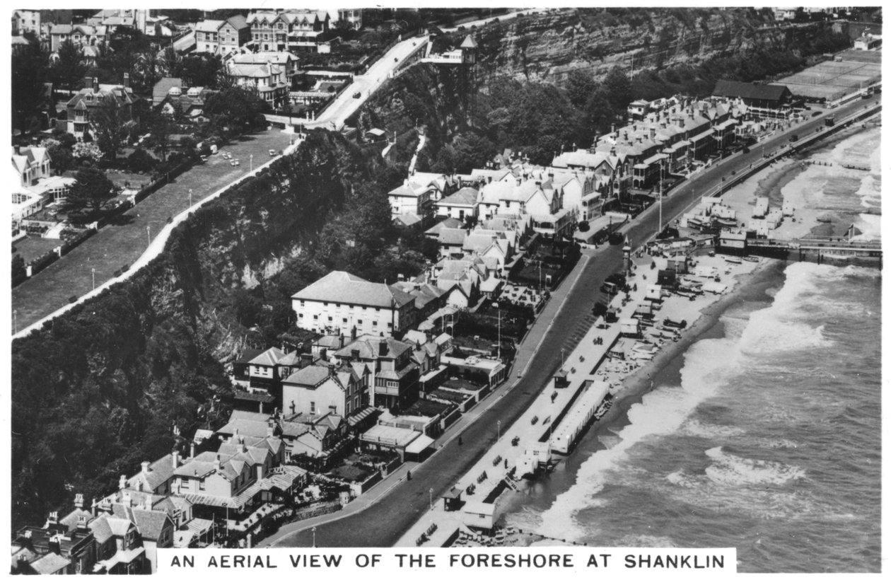 Uma vista arial do foreshore em Shanklin, 1936 de Unbekannt