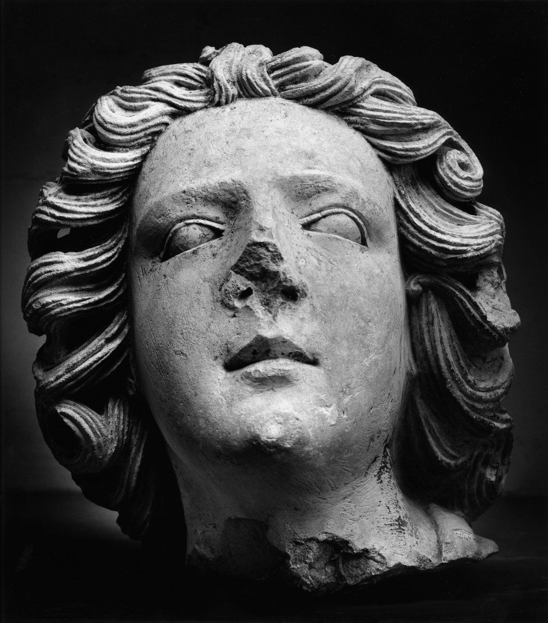 A escultura anónima da cabeça do Angel. Museu Municipal Semur em Auxois (Cote d