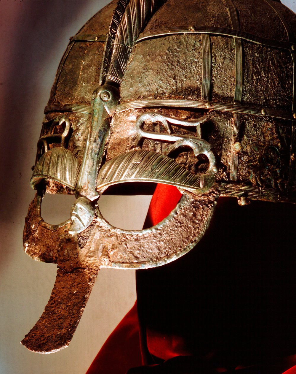 Capacete anglo-saxão do Sutton Hoo Treasure, século VII de Unbekannt