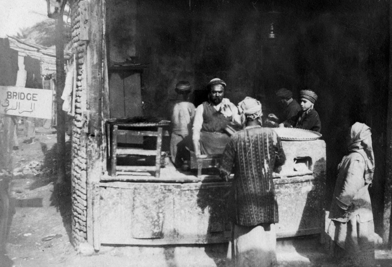 Cozinheiro árabe, Aleppo road, Bagdá, Iraque, 1917-1919 de Unbekannt