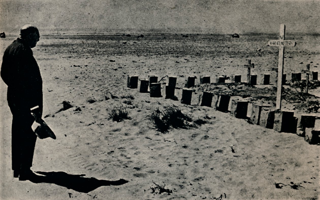 No cemitério do campo de batalha no Egito, 1942, 1945. de Unbekannt