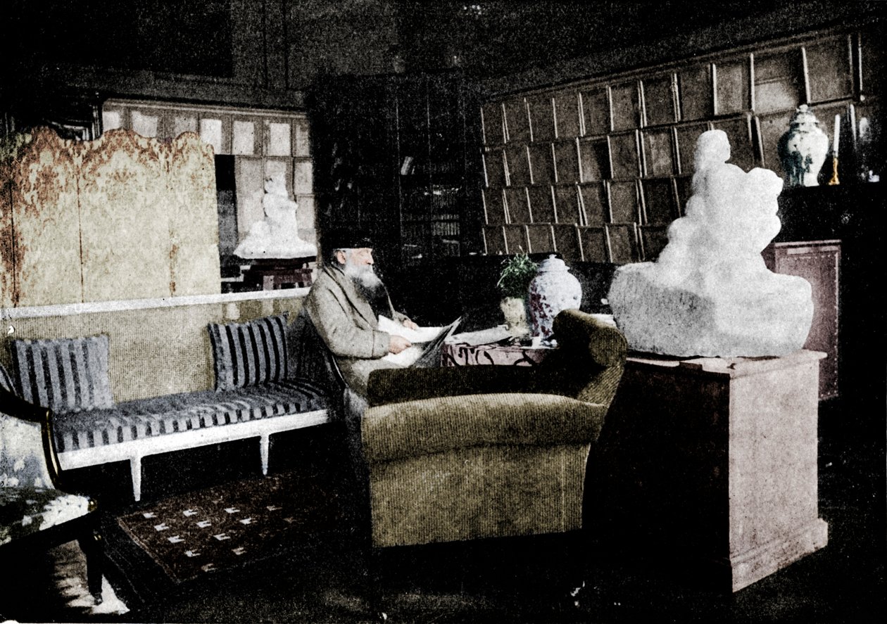 Auguste Rodin Entre Seus Livros Na 77 Rue De Varenne, c1900 de Unbekannt