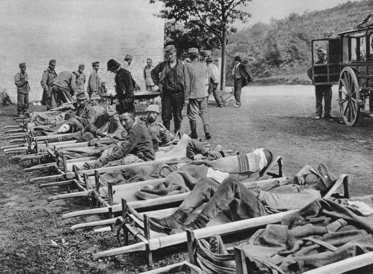 Soldados austríacos a caminho do hospital, Batalha de Isonzo, Primeira Guerra Mundial, 1915 de Unbekannt
