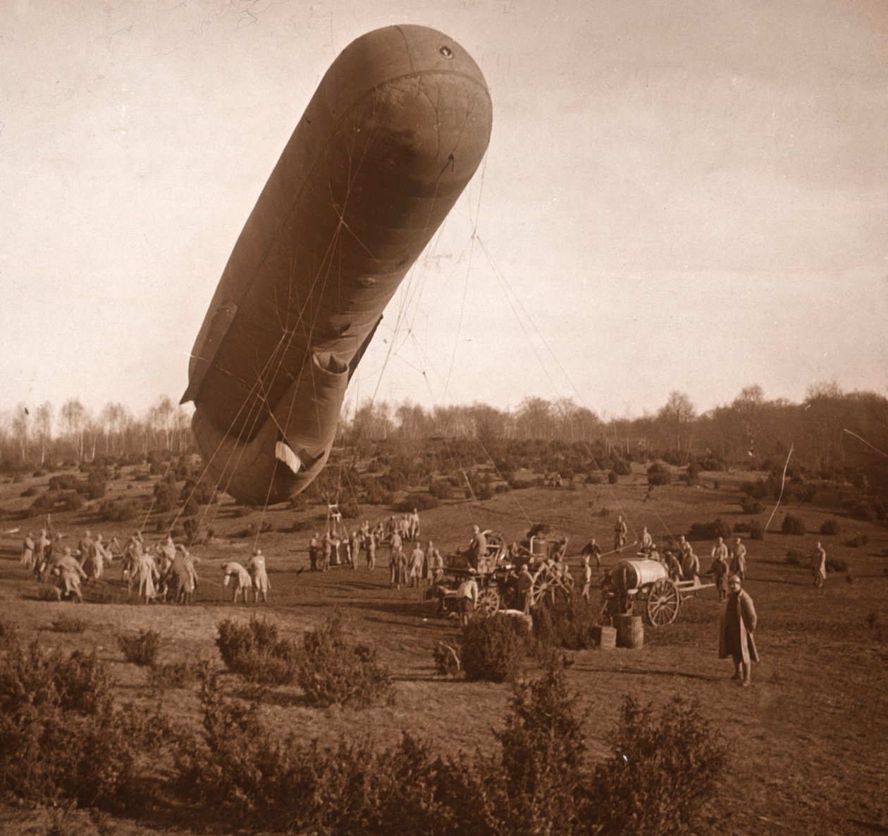 Barragem de balão, Somme, norte da França, c1914-c1918 de Unbekannt