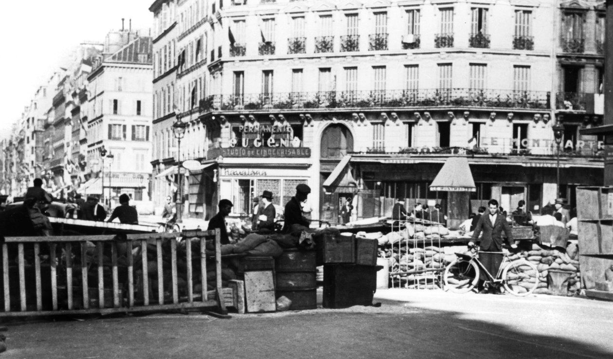 Barricada na Rue de Chateaudun, libertação de Paris, agosto de 1944 de Unbekannt