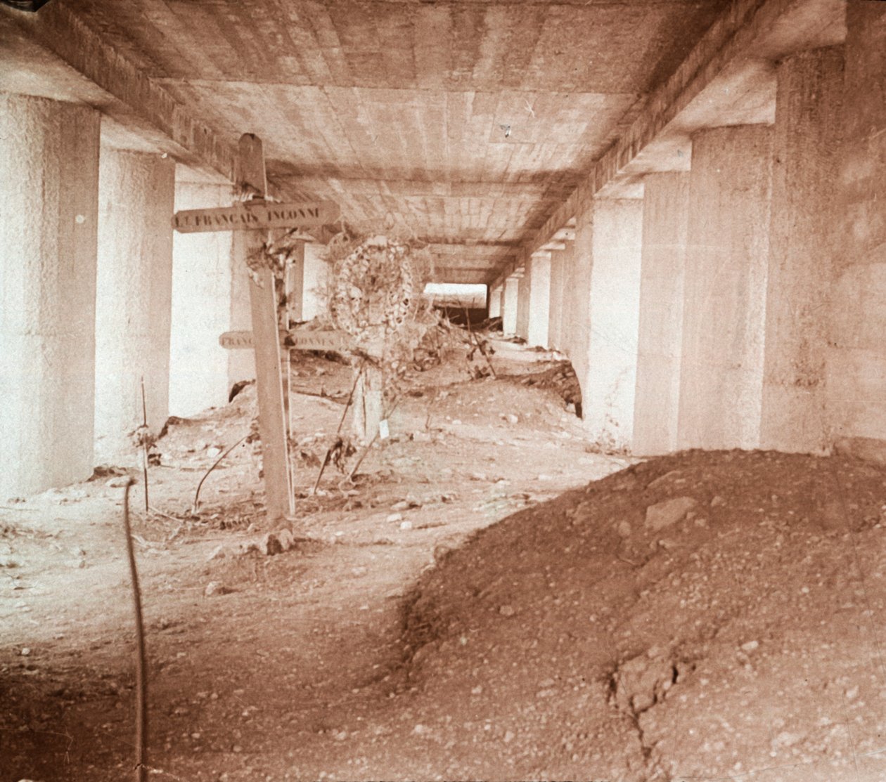 Trincheira de baioneta, Verdun, norte da França, c1916-c1918. de Unbekannt