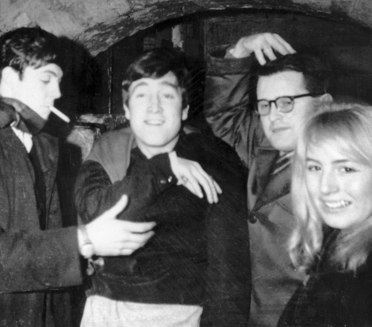 Beatles John Lennon e Paul McCartney no Cavern Club c 1960 de Unbekannt