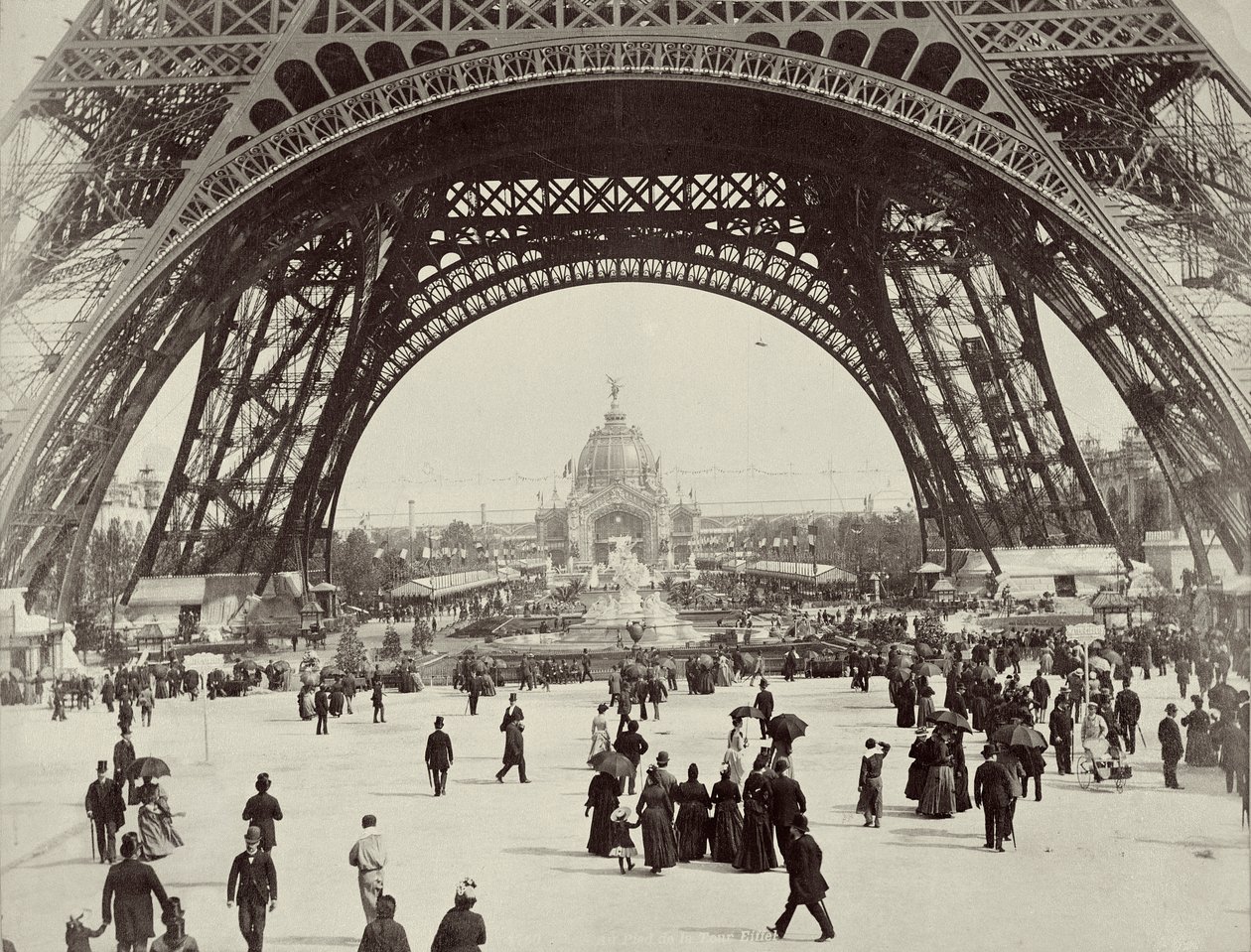 Abaixo da Torre Eiffel, Paris, 1889 de Unbekannt