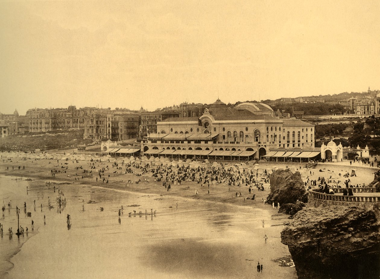 Biarritz - O Casino Municipal e a Grande Praia, c1930. de Unbekannt