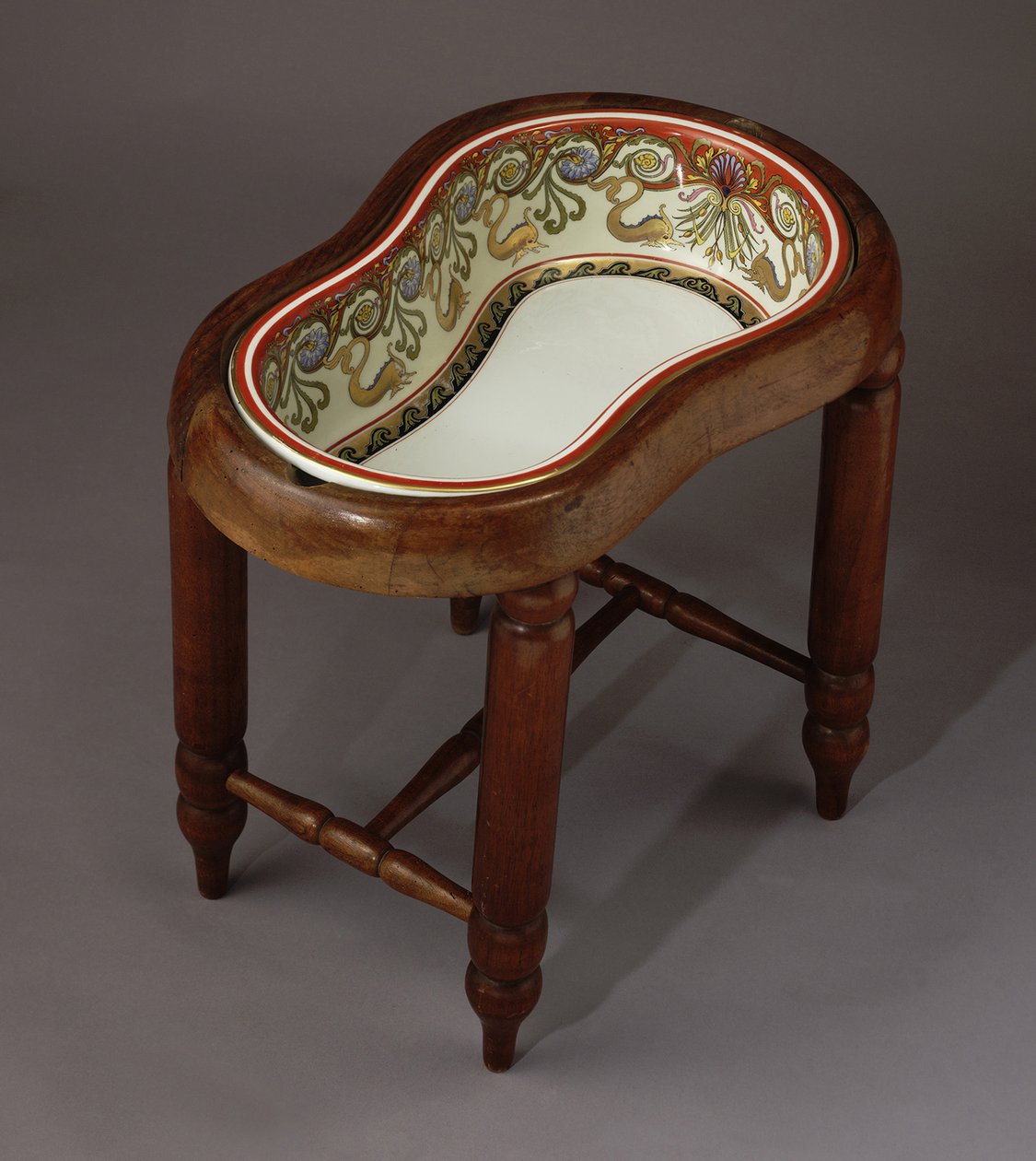 Bidê de Elisabeth da Baviera Fábrica de porcelana Carl Knoll, Carlsbad, 1887-1890 de Unbekannt