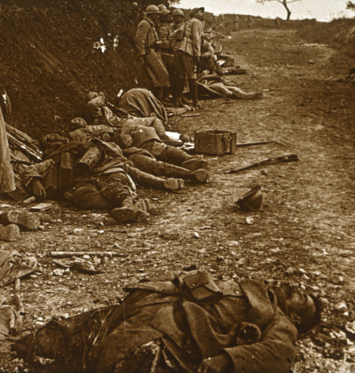Órgãos após a tomada de Courcelles, norte da França, 1918 de Unbekannt