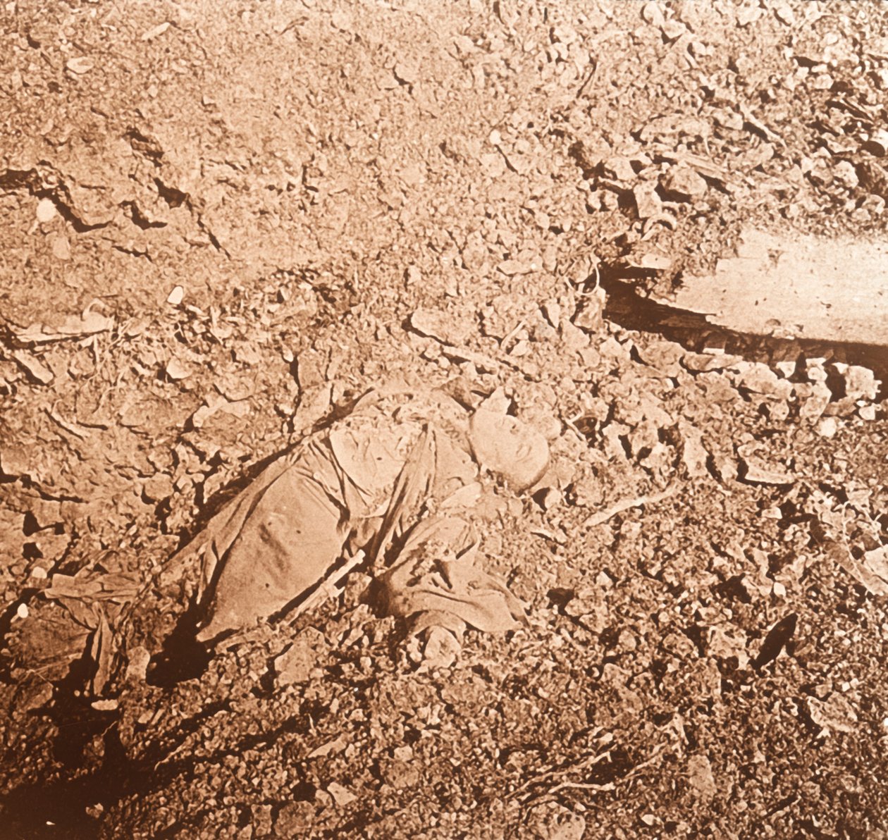 Corpo de soldado morto, Verdun, norte da França, c1914-c1918 de Unbekannt