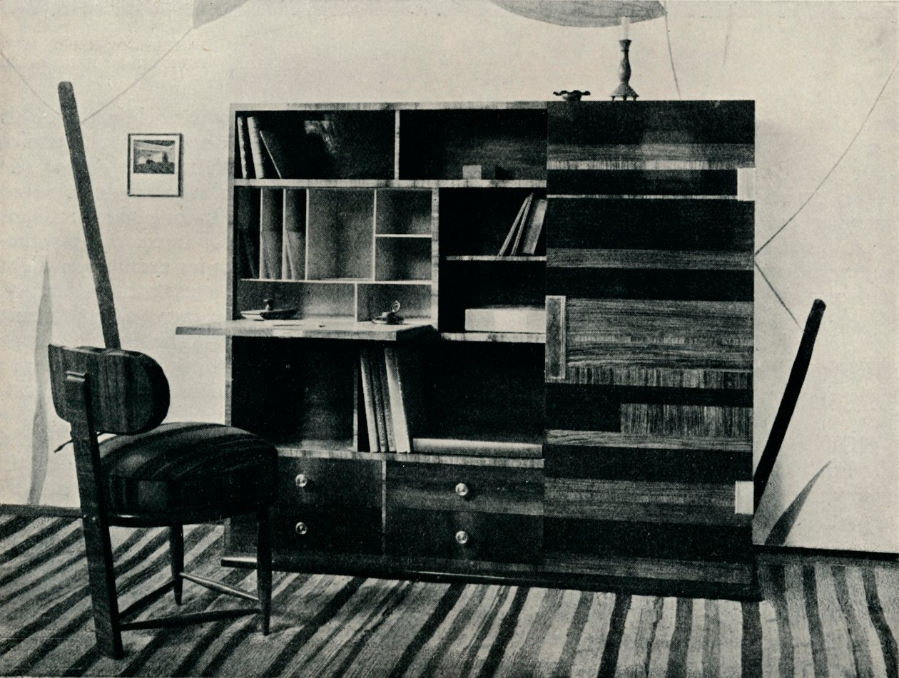 Estante e cadeira. Projetado e executado por Hans Hartl, c1927 de Unbekannt
