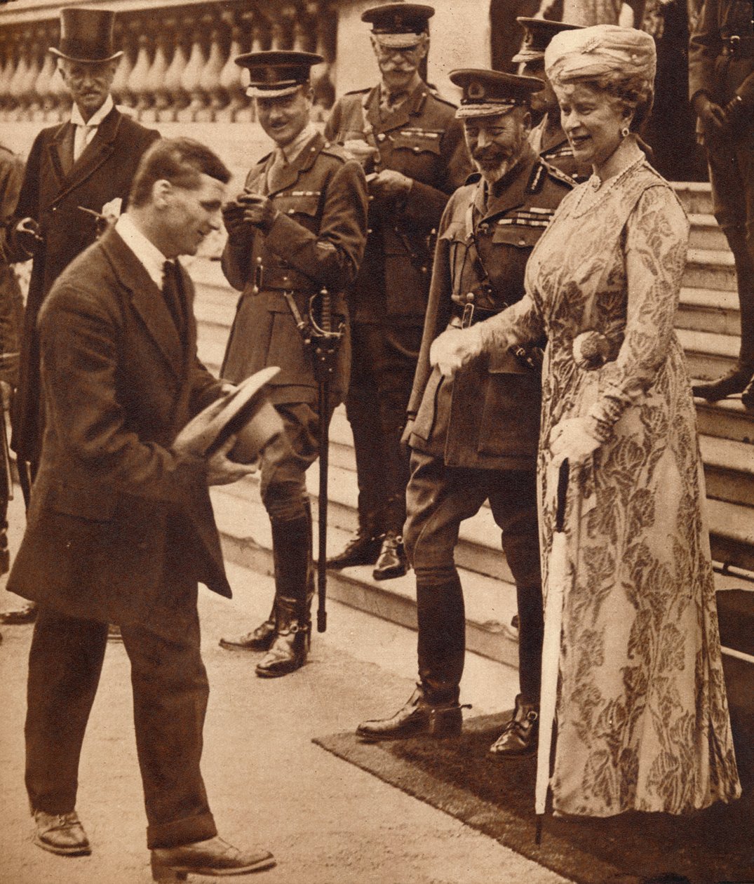Bravura nos civvies: ri com o rei e a rainha, década de 1920 ou 1930, 1935 de Unbekannt