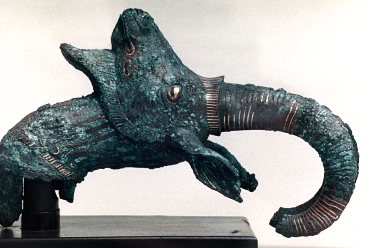 Escultura de Bronze com Incrustações de Ouro de Unbekannt