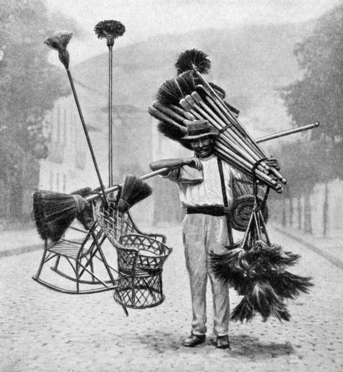 Broom vendor, Rio de Janeiro, Brazil, 1922 de Unbekannt