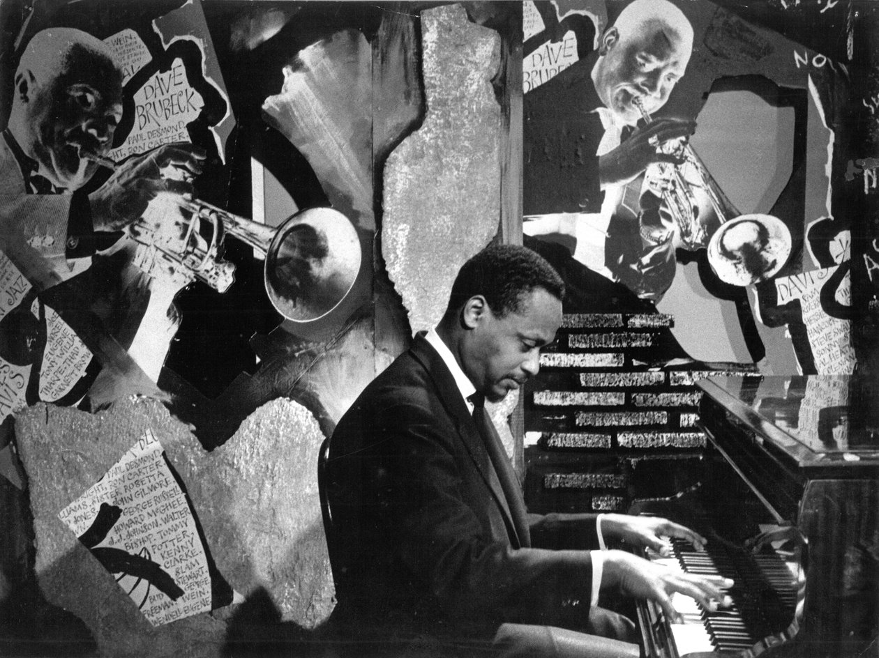 Bud Powell em "Three Bedrooms in Manhattan" 1965 (foto a p/b) de Unbekannt