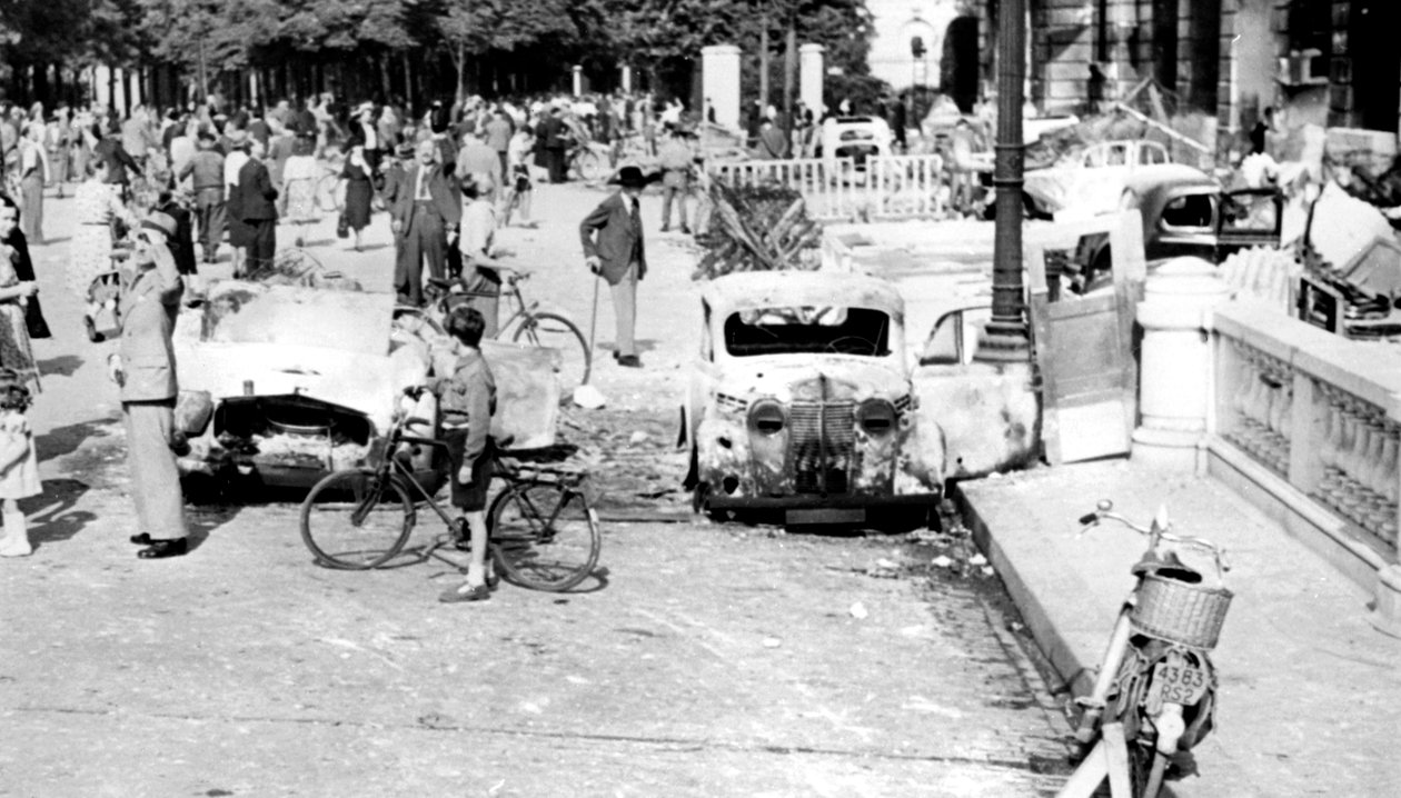 Carros queimados, Place de la Concorde, libertação de Paris, agosto de 1944 de Unbekannt