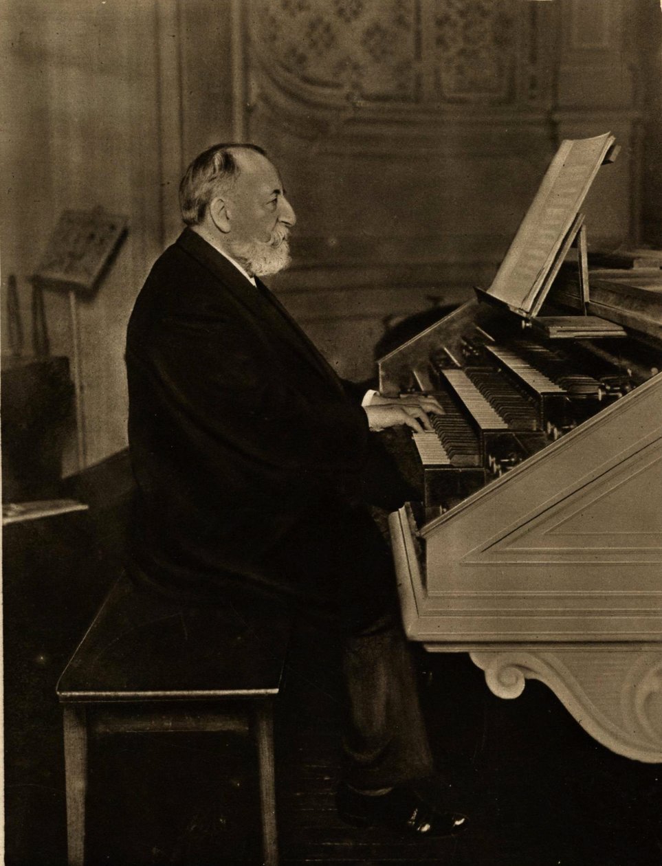 Camille Saint-Saëns 1835-1921 no Órgão, 1913. de Unbekannt