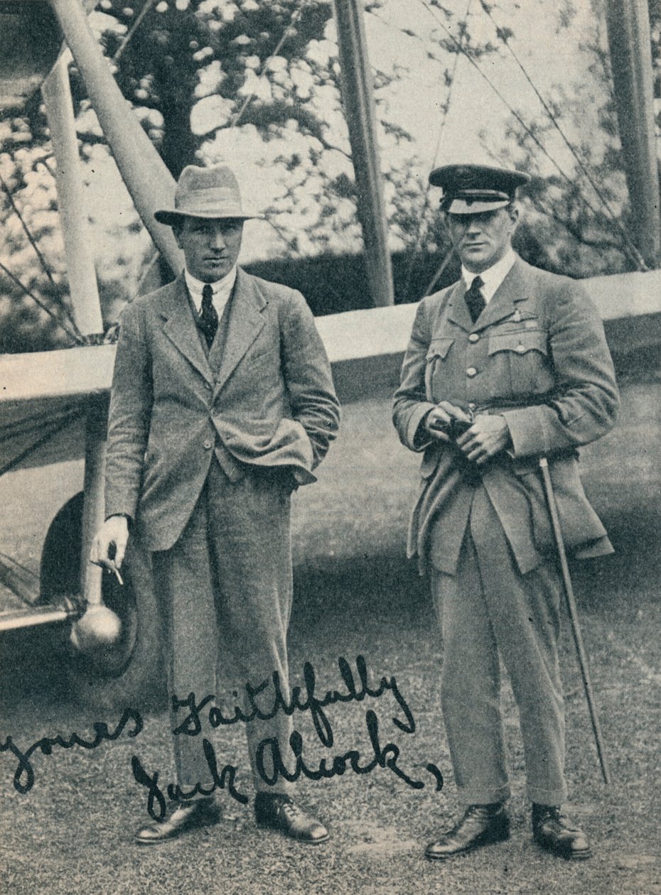 Capitão John Alcock e Tenente Arthur Whitten Brown, aviadores britânicos, c1919 c1937 de Unbekannt