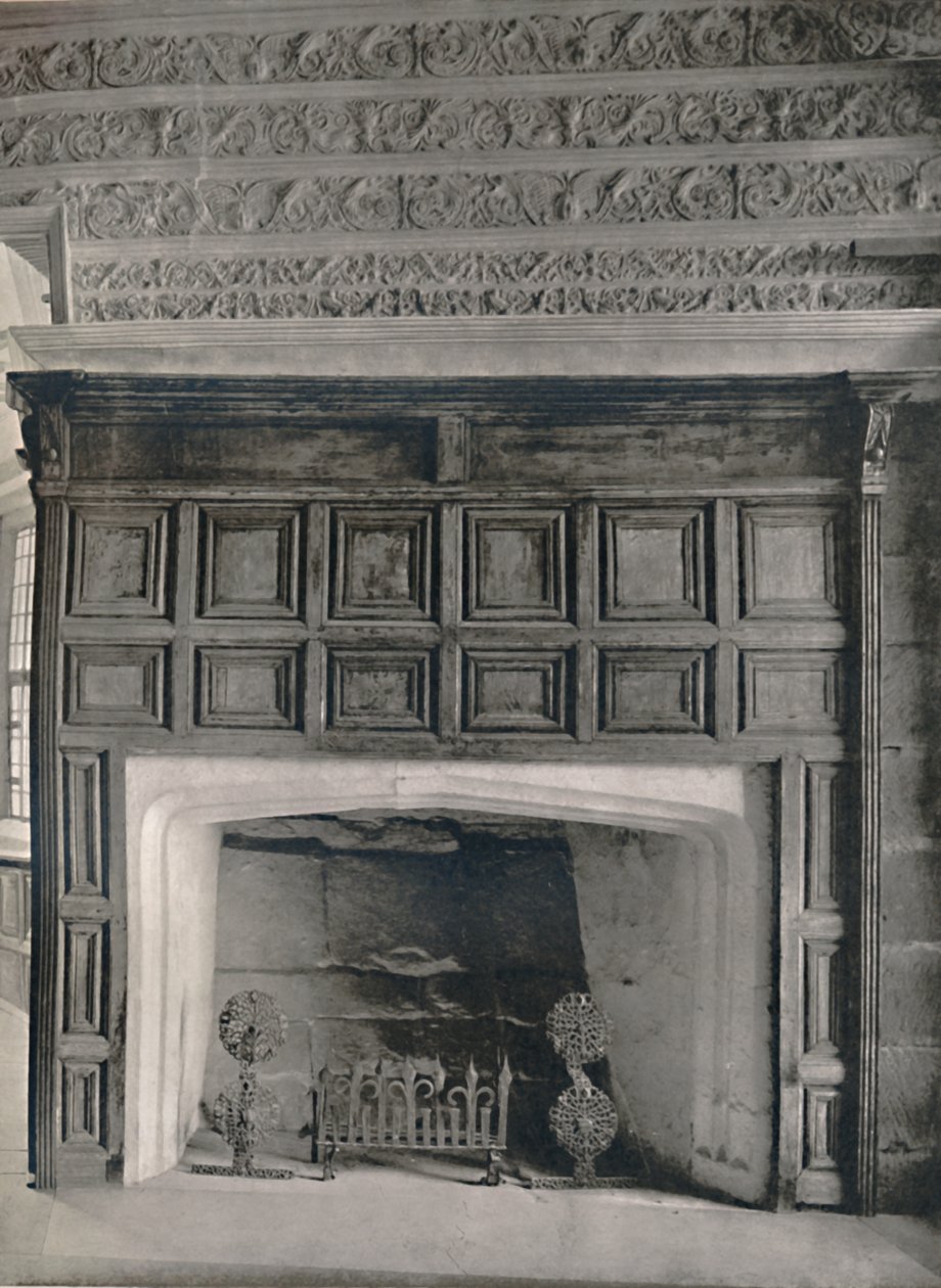 Peça da chaminé na sala de jantar, Haddon Hall, Derbyshire, 1927 de Unbekannt