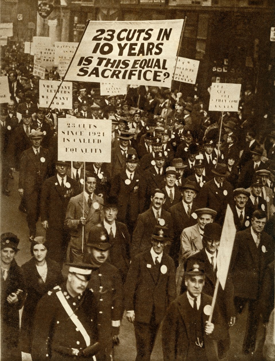 Funcionários públicos protestando contra cortes salariais, Londres, outubro de 1931, 1935. de Unbekannt