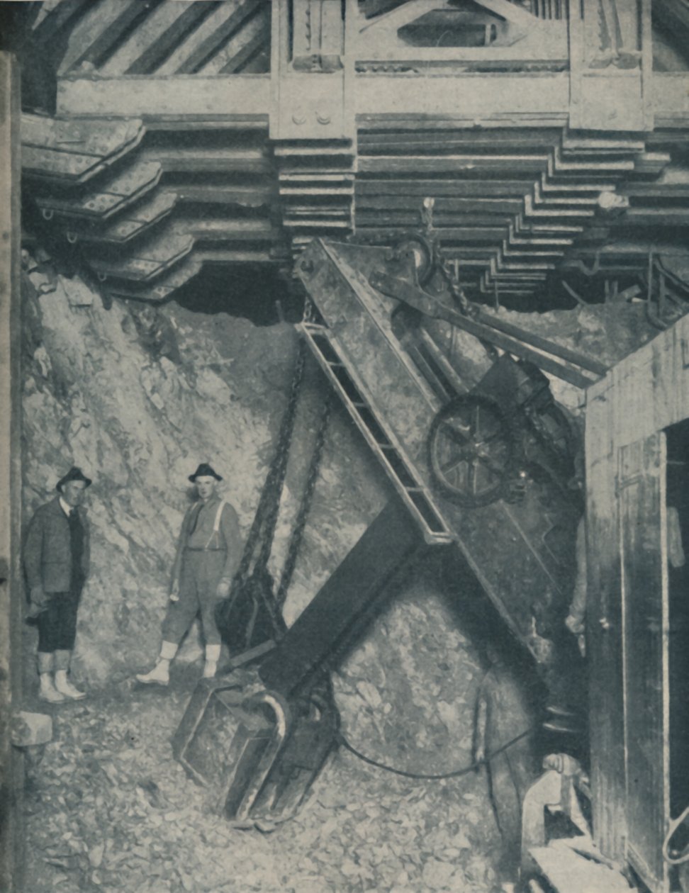 Arrancando o coração de uma montanha para um túnel na cidade de Colorado, c1935 de Unbekannt