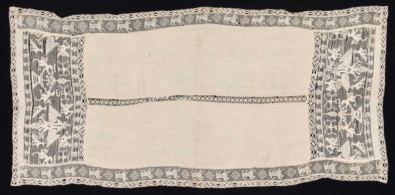 Pano com borda de águias de duas cabeças coroadas com vários emblemas, pássaros ..., século XIX. de Unbekannt