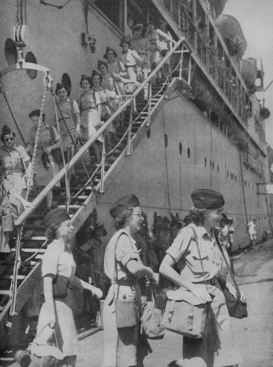 Chegando em terra em Singapura, 1945 de Unbekannt