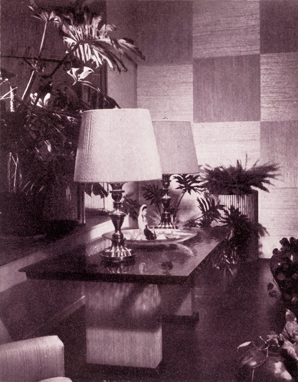Canto de uma grande sala de estar, projetada por Paul T. Frankl, 1949. de Unbekannt