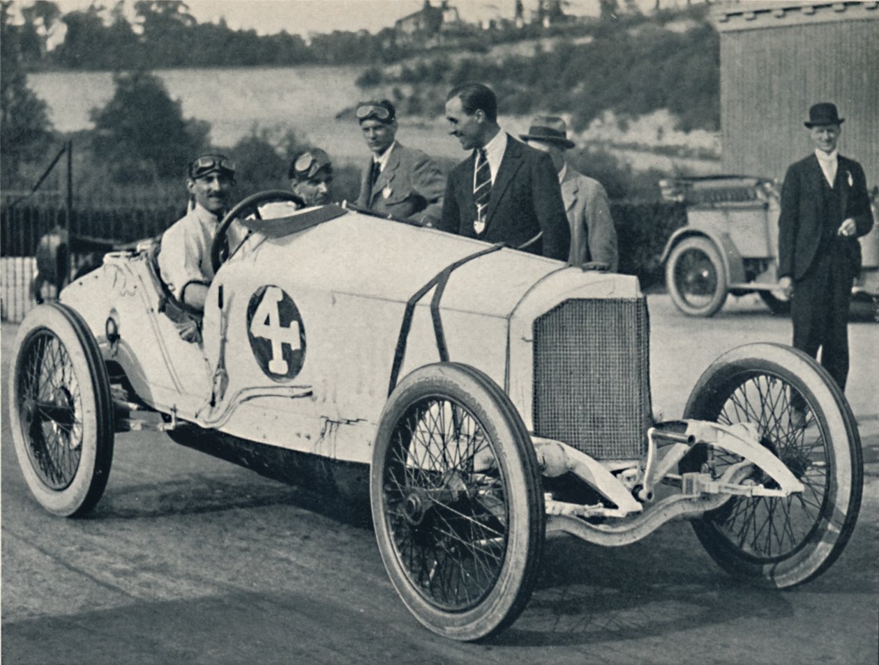 Conde Zborowski, o mais jovem, em um Mercedes, 1937 de Unbekannt