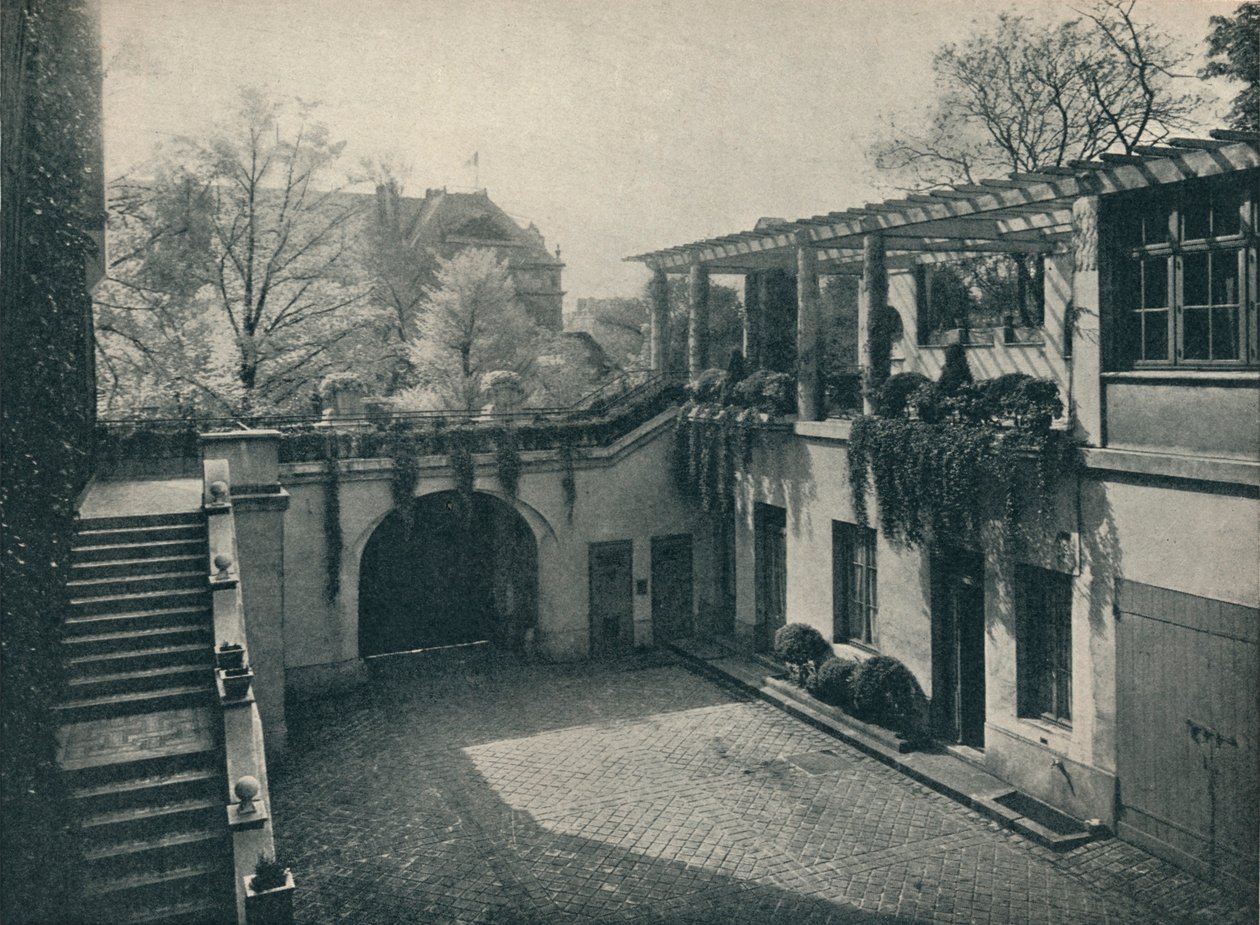 Pátio da Casa Particular, 13 Boulevard Des Invalides, Paris. Alterações de Paul Huillard, c1927 de Unbekannt